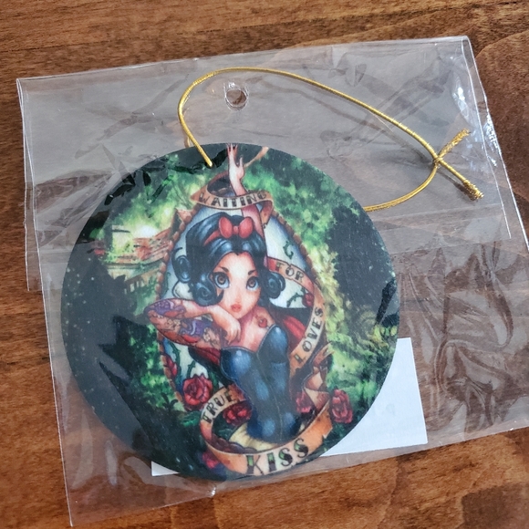 Waiting for Loves True Kiss Snow White Car Air Freshener - Picture 5 of 5